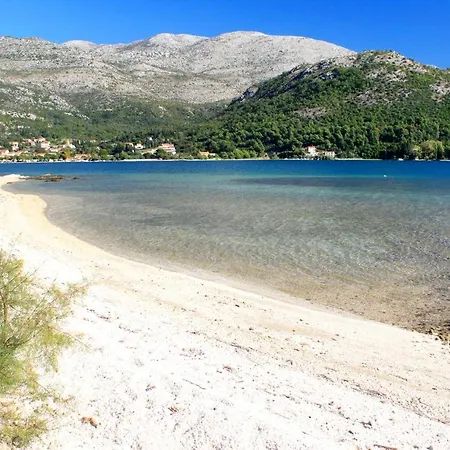 Seaside Holiday House 14477 * سلانو